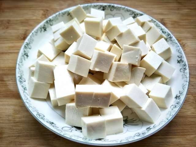 豆腐怎樣做好吃入味，加2勺它，增香又提味，比麻婆豆腐更好吃！