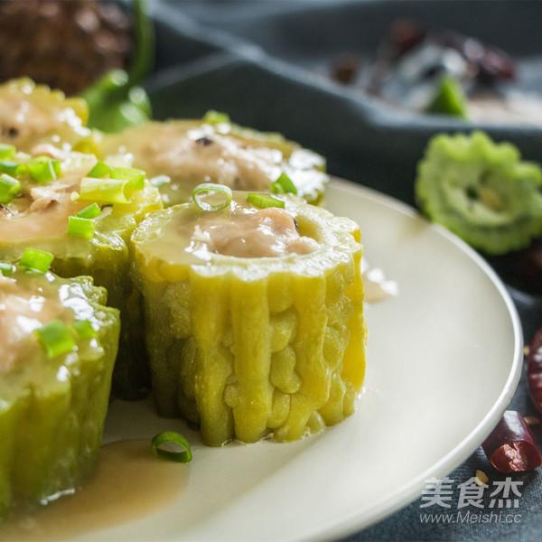 吃了這麼多年苦瓜才知道，原來把「苦源」切掉後，苦味就沒有了