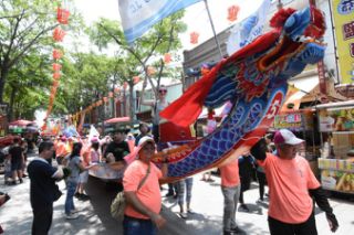 2019鹿港慶端陽全台獨一無二龍王祭隆重登場 龍舟陣藝陣踩街吸引眾多遊客目光