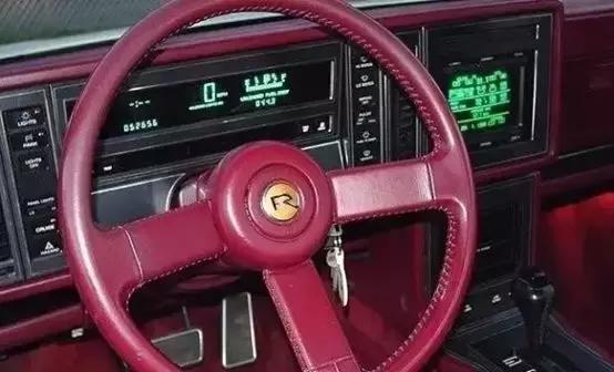看著這些儀錶盤，我車都不會開了！