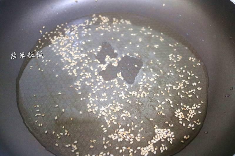 餛飩湯汁不難調，加這幾種調料，開水一衝，比骨頭湯還鮮美!！