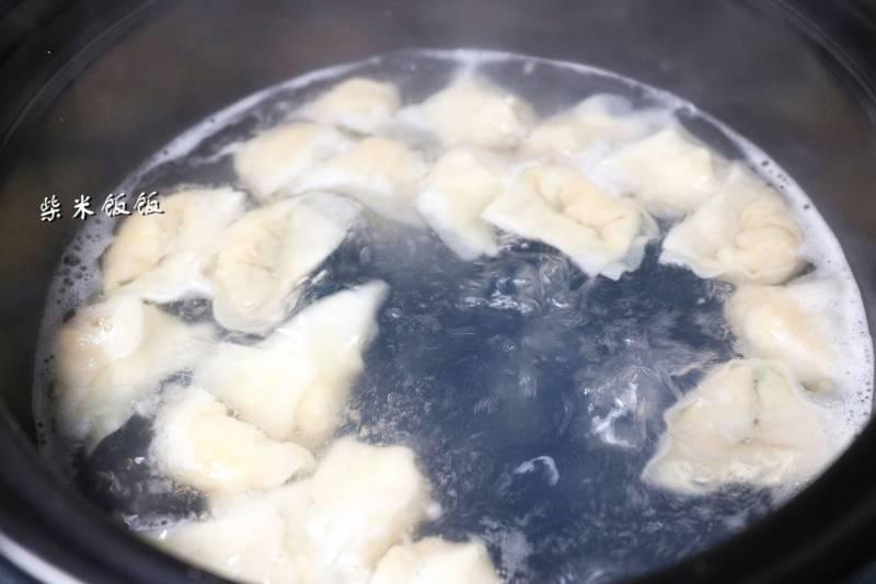 餛飩湯汁不難調，加這幾種調料，開水一衝，比骨頭湯還鮮美!！