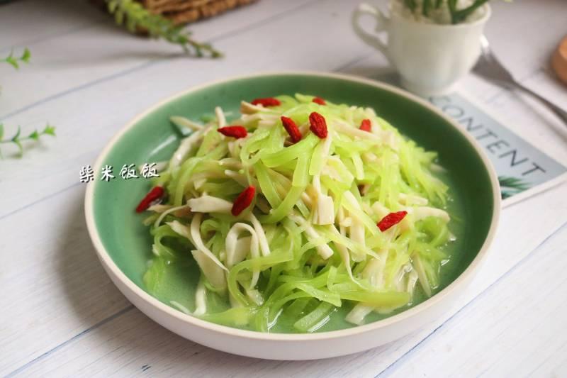 萵筍加它一起炒，只放鹽就特別鮮，比炒肉更好吃哦！
