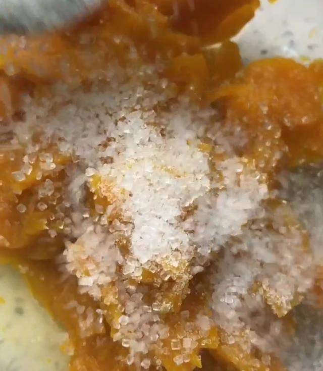 一塊南瓜，半碗糯米粉，不煮不炒，不油炸，做出的糕點，香軟Q彈......