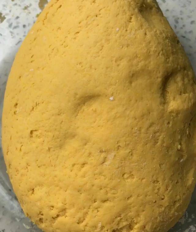 一塊南瓜，半碗糯米粉，不煮不炒，不油炸，做出的糕點，香軟Q彈......