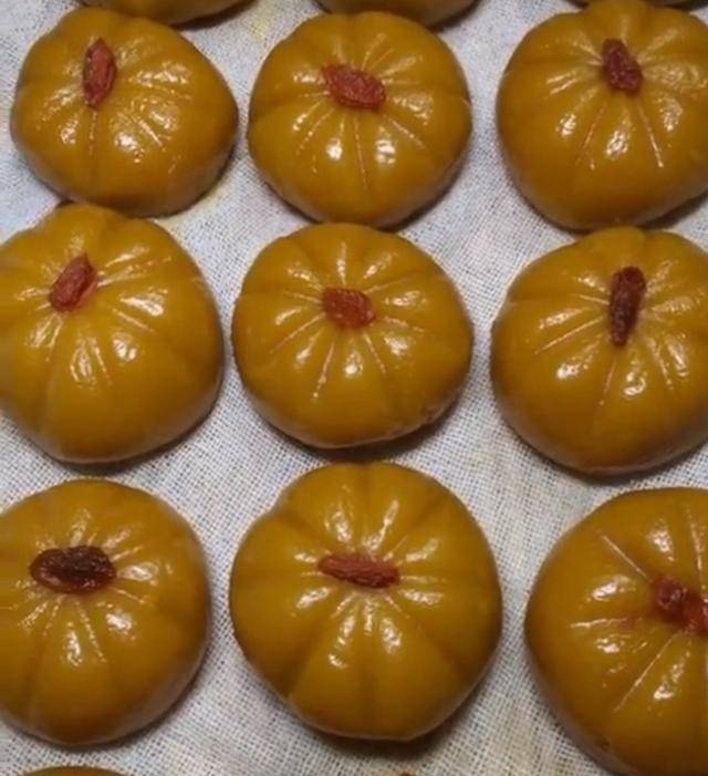 一塊南瓜，半碗糯米粉，不煮不炒，不油炸，做出的糕點，香軟Q彈......