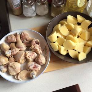 好吃家常菜【土豆燜雞腿】簡易食譜