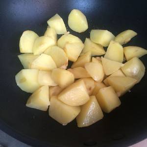 好吃家常菜【土豆燜雞腿】簡易食譜