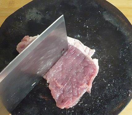 秘制炸豬排--金黃酥脆噴香解饞，好吃的關鍵就是醃肉這一步！