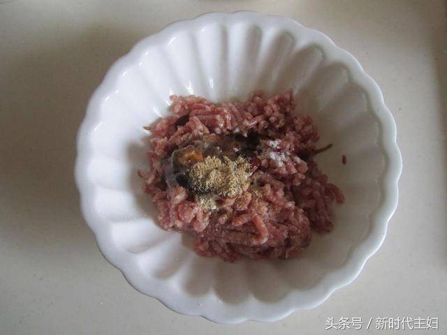 自己在家做生煎包給家人吃，美好的一天從早餐開始！
