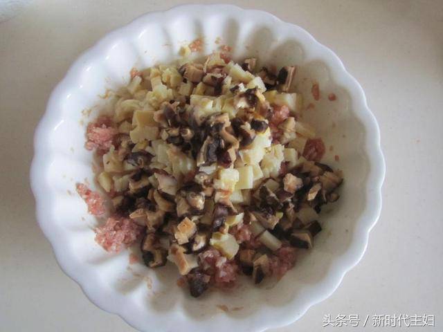 自己在家做生煎包給家人吃，美好的一天從早餐開始！