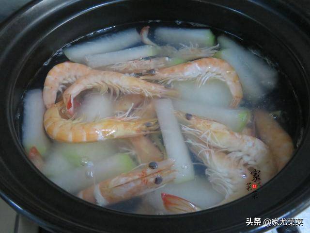 花甲別總是用來爆炒，試試這種夏天的家常湯做法，鮮美無沙無腥味