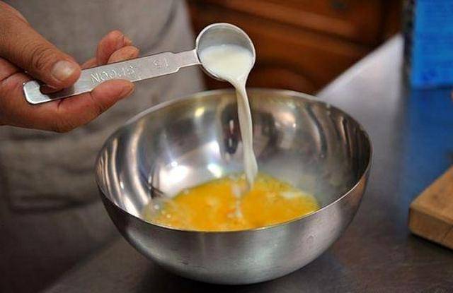 如此詳細的蛋包飯的做法，你會錯過嗎？......