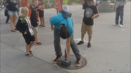小伙打造出一把雷神之鎚，除了他沒人能拿起，這是怎麼回事 