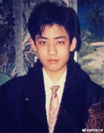老爸「頭亂成鳥窩」照娶女神老婆　網曬「父母差異婚照」噴笑：我媽當年鬼遮眼？