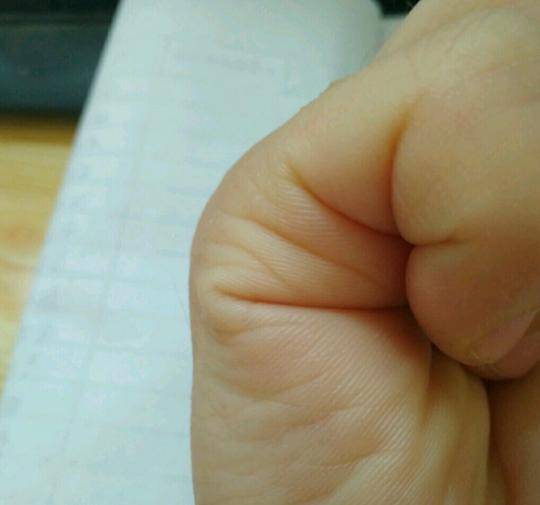 測試：伸出你的手，右手的側面有幾條線，看出你的婚姻和命運