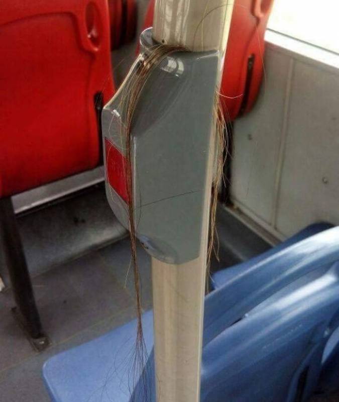 刮腿毛卻拆了水龍頭，22張自己都無語的「衰人真事」 頭髮夾進公車扶手太驚悚﻿
