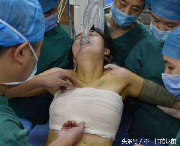 她被老公嫌「胸小」，為討歡心做「醫美手術」，沒想到醫生看到「刺青下的秘密」時立馬報警抓人！