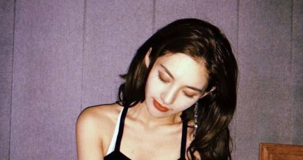 她被老公嫌「胸小」，為討歡心做「醫美手術」，沒想到醫生看到「刺青下的秘密」時立馬報警抓人！