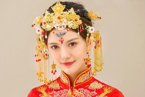 心理測試：4個鳳冠，哪個最漂亮，測你是否女王命