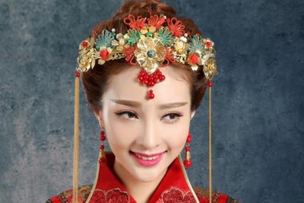 心理測試：4個鳳冠，哪個最漂亮，測你是否女王命