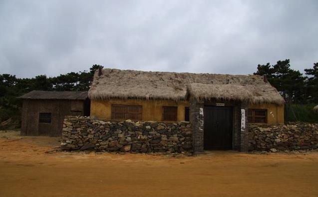 心理測試：4棟房子，你最想住哪一棟？測你老了靠什麼養活自己