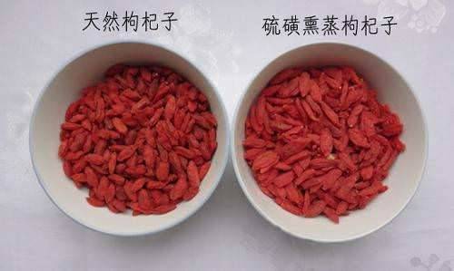 紅棗枸杞水的正確做法，經常喝能治腰疼，補氣養血安神，氣色越來越好，更年期的女人要多喝點