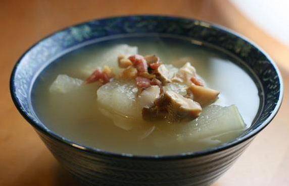 食療【降低尿酸】很好的2種蔬菜，每天吃一點，兩周後身體發生可喜的改變！（試試看很有效）