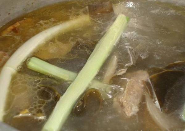 湯煮太鹹, 加清水稀釋是最笨的方法！6 招「大廚親傳」的的妙招，超實用！