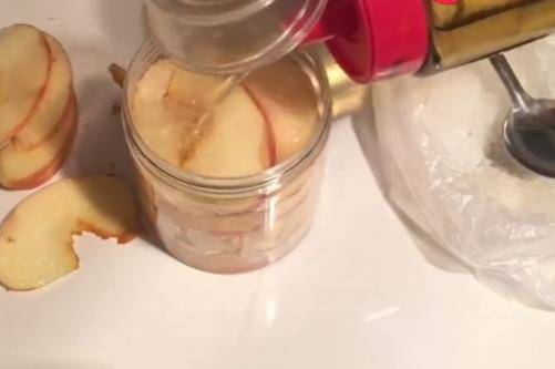 愛喝蘋果醋的可以不用再花錢買了！在家10塊錢就能自製一大瓶，每天喝一杯，10天瘦5斤，省錢又好喝