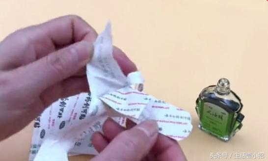 電風扇上貼幾個OK繃太實用，活了30年才知道，學會受用一輩子