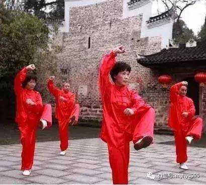 起床後千萬不要做「這個動作」，會悄悄偷走你的壽命！