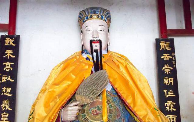 諸葛亮智慧：人到中年，拼的不是能力，而是這兩句話