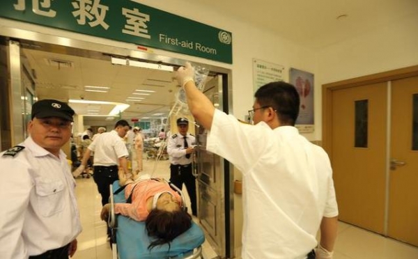 33歲女子查出肝硬化，半夜急救！醫生：3種食物別吃了，傷肝又傷腎！