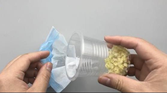 風油精滴生薑上，作用好厲害，解決男女人困擾的難題，一年省下好幾百