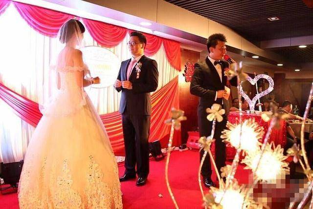 新婚夜老公逼我給公婆下跪磕頭，我的一番話讓他們漲紅了臉