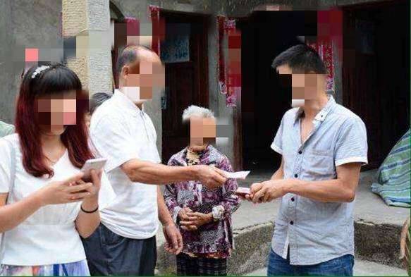 不想跟著母親一起吃苦 我選擇跟著父親 忘敲門聽到後媽的話 我懵了