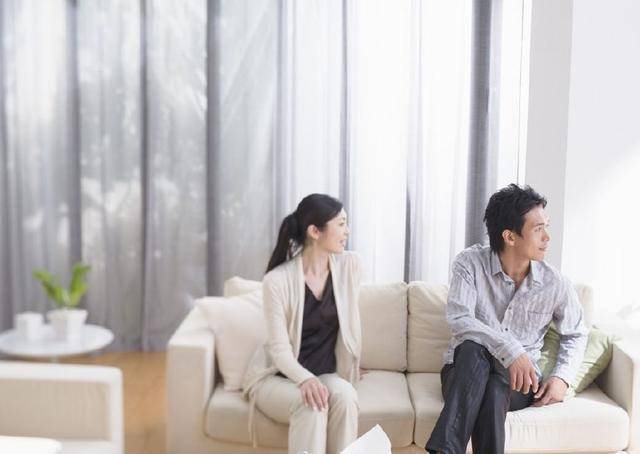 我生兩女兒，生病住院6天，老公細心照顧，回家我改了銀行卡密碼