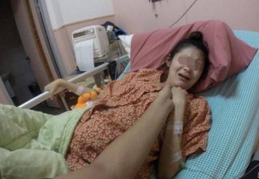 女兒難產，女婿陪同事旅遊，丈母娘去討說法，敲開酒店房門，蒙了