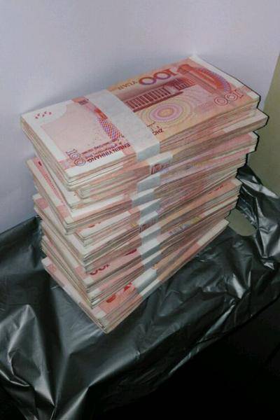 我未婚先孕，婚禮上有個女孩沖老公叫爸爸，事後老公給我一本存摺