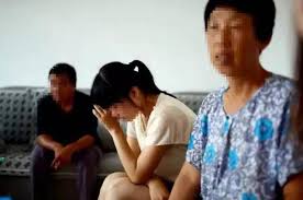 妻又醜又胖沒工作 夫提「離婚」 婆家「放炮慶祝」 沒想到十天不到「跪求老婆」原諒！ 
