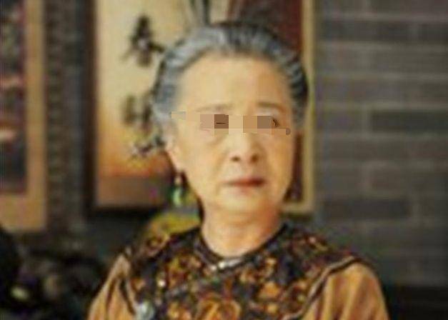 婆婆離世後留下2處房子，小姑子用舊房換俺新房，驚喜卻來了