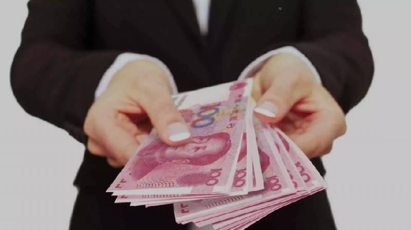 父親借給發小1000，十年後聚會死不認賬，回家收到轉賬，父親傻了