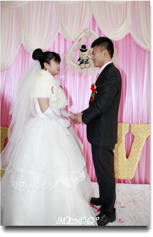 母親開口十萬彩禮婆婆一分不給，我執意出嫁，當天婆婆給我五十萬