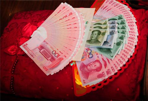 結婚母親給我五十萬的陪嫁，婆婆對我呵護備至，剛一個月就提出了讓人噁心的要求