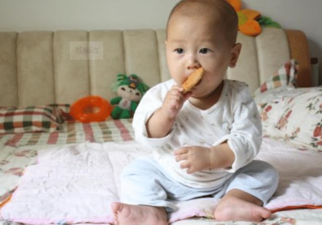 醫生忠告：5種早餐要少吃，孩子越吃越虛弱，加重胃痛，家長卻經常給孩子買