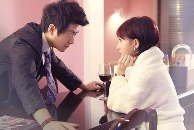 兒子結婚後很少回家了，去給他家帶孩子，才一進門我趕快掉頭就走