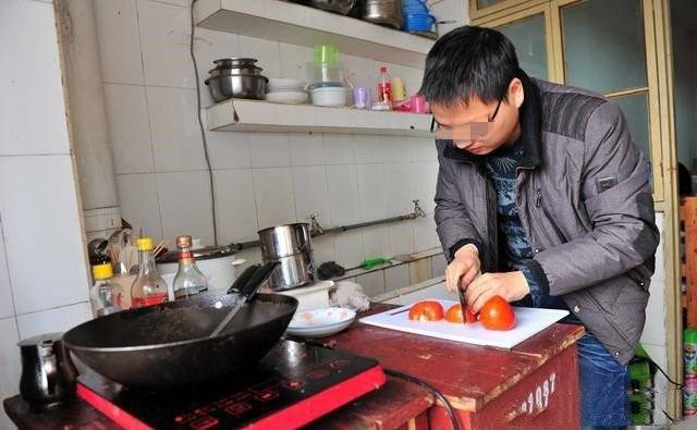結婚當天，婆婆給我22萬改口費，打開後我嚇得說不出話，我愣了