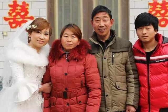 弟媳得知姐姐要給父母買房，對姐姐提出一要求，姐姐直接讓她滾