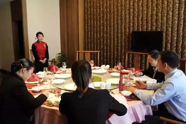 女兒婚後我給她買房，女婿知道後卻提出離婚，我笑了女兒哭了